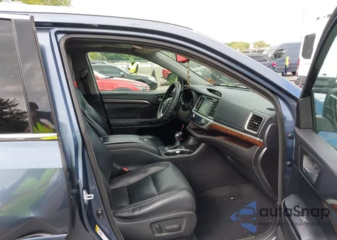 2015 Toyota Highlander Limited V6 z USA, uszkodzony, nr VIN 5TDDKRFHXFS139362